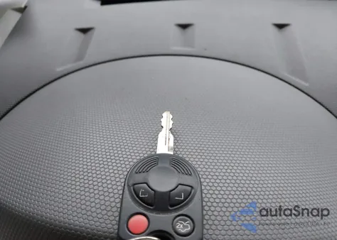 2009 Ford Escape Xlt z USA, uszkodzony, nr VIN 1FMCU03789KA33979